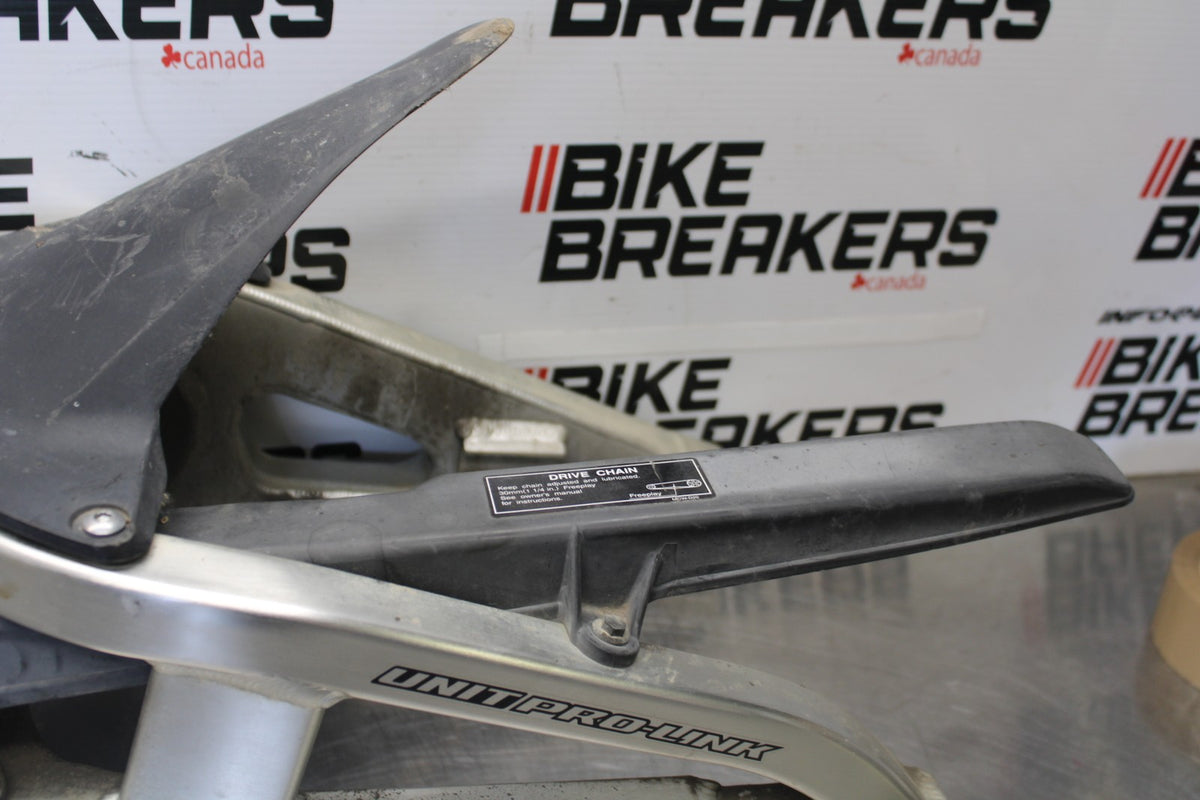 05-06 HONDA CBR600RR REAR SWINGARM BACK SUSPENSION SWING ARM BB893