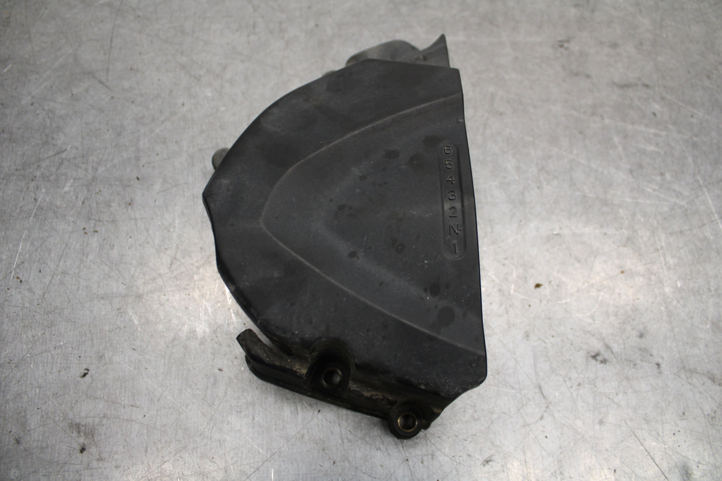 09-11 TRIUMPH DAYTONA 675 ENGINE SPROCKET COVER BB652