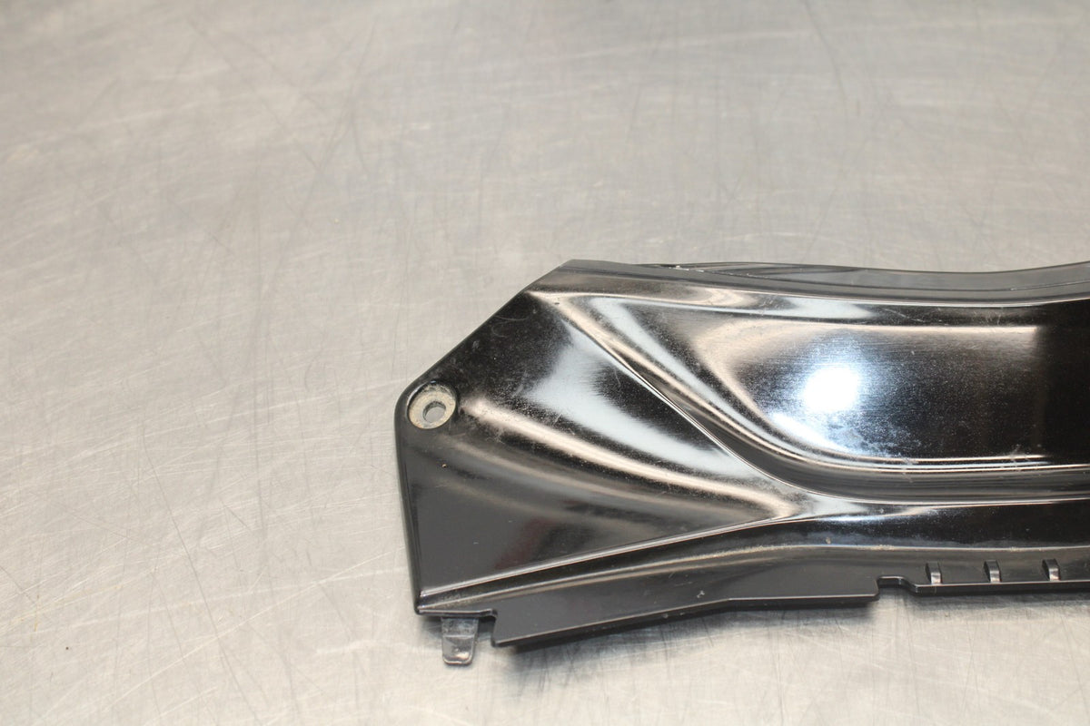 23 YAMAHA YZF R3 CENTER REAR BACK TAIL FAIRING COVER TRIM COWL BB003