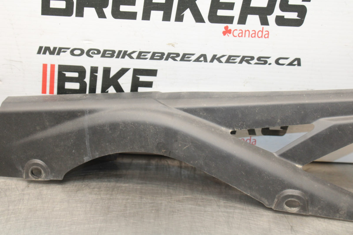 23 YAMAHA YZF R3 REAR BACK DRIVE CHAIN GUARD COVER SHIELD BB806