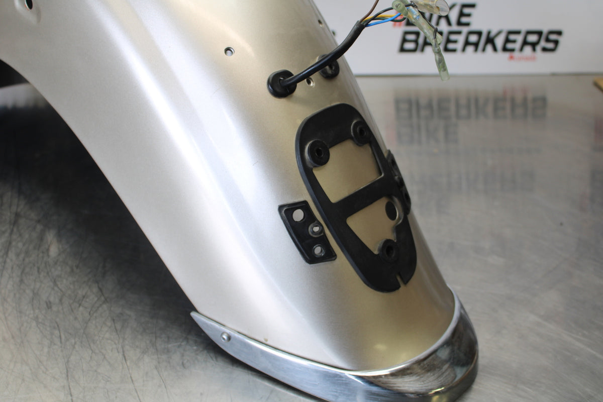 09 YAMAHA ROYAL STAR XVZ1300TF VENTURE REAR BACK WHEEL FENDER MUD GUARD BB151