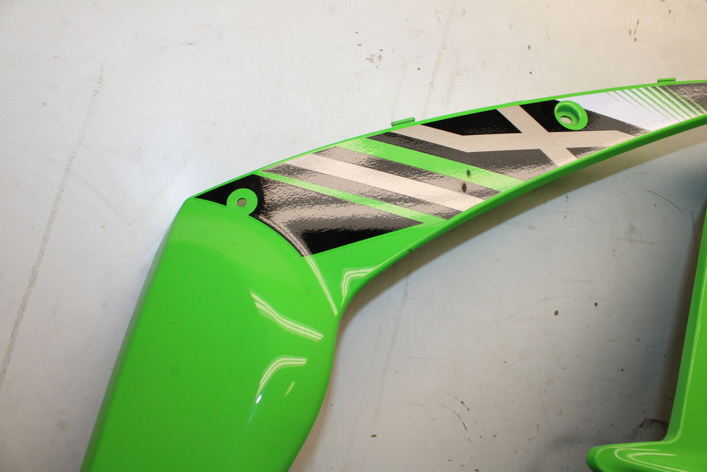 16 KAWASAKI NINJA ZX10R RIGHT LOWER MID SIDE FAIRING COWL  55028-0337-6Z  BB650