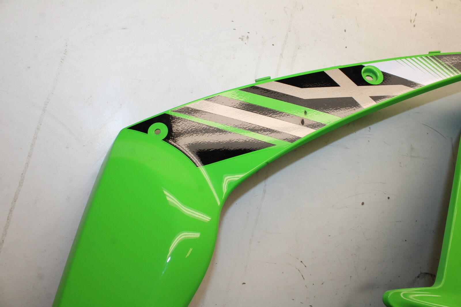 16 KAWASAKI NINJA ZX10R RIGHT LOWER MID SIDE FAIRING COWL  55028-0337-6Z  BB650
