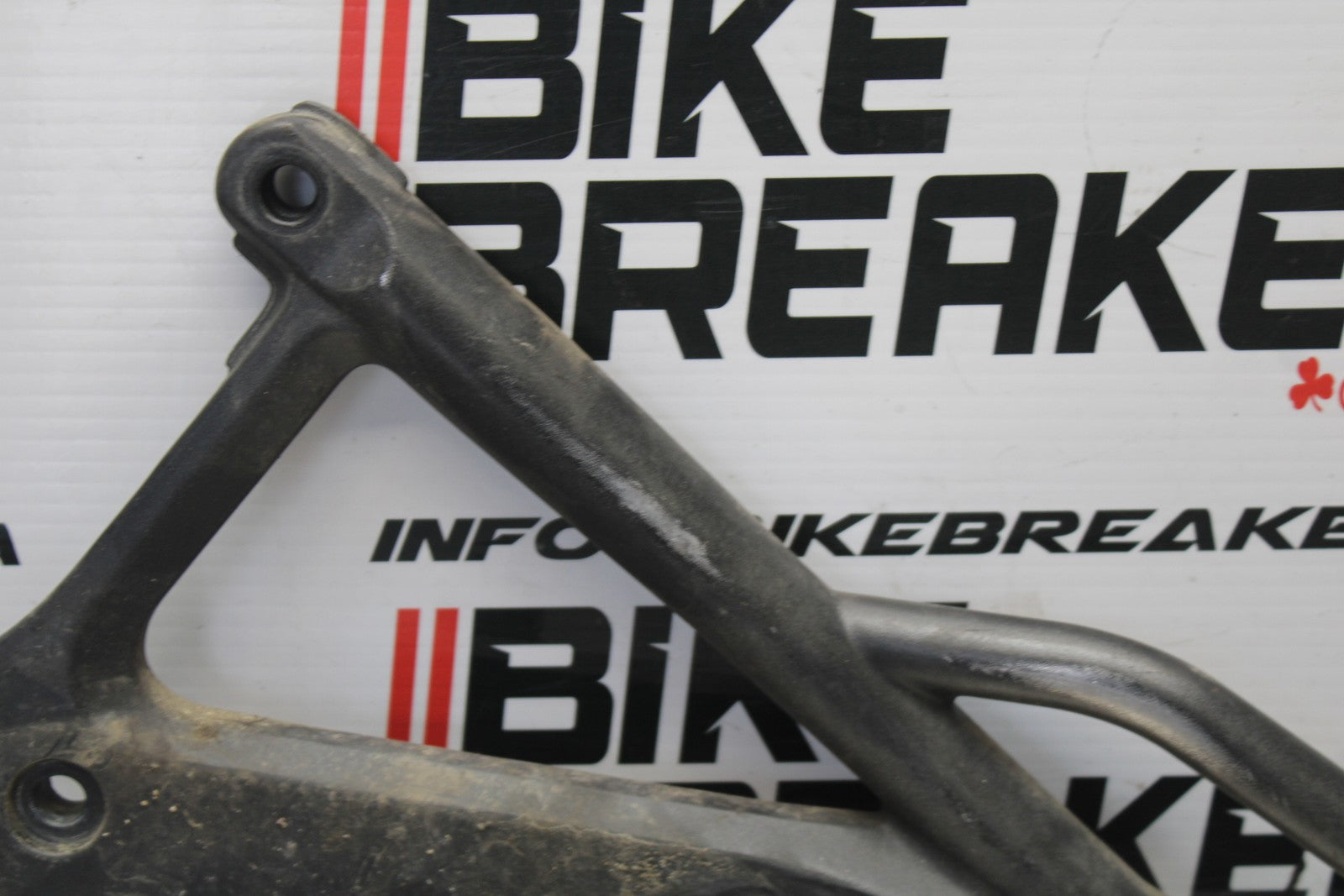 09-10 KAWASAKI ER-6N LEFT REARSET REAR SET DRIVER FOOT PEG REST STOP BB205