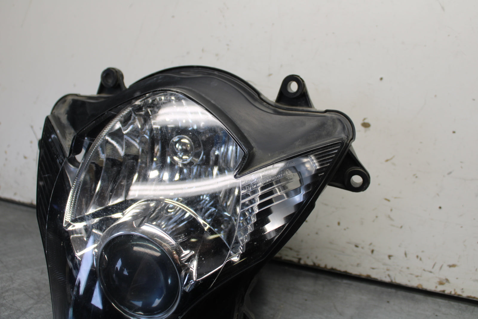06-07 SUZUKI GSXR 600 FRONT HEADLIGHT HEAD LIGHT LAMP BB243