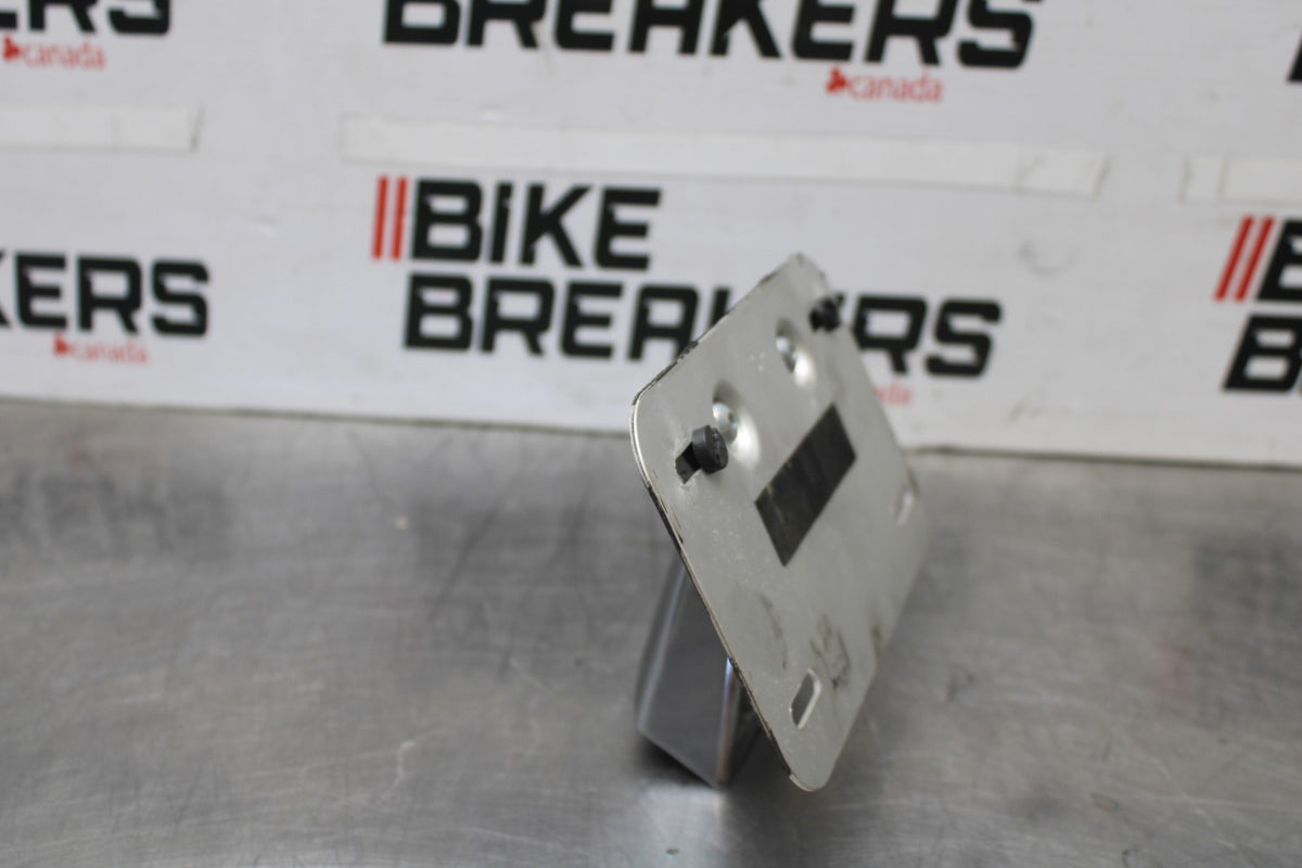 05-09 SUZUKI BOULEVARD C90 LICENSE PLATE BRACKET MOUNT BB918