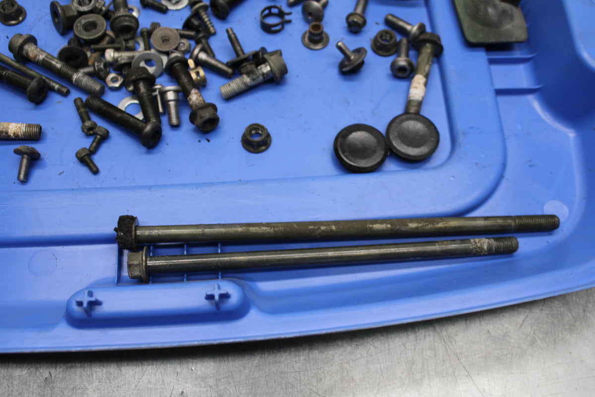 03-05 YAMAHA YZF R6 MOUNTING BOLTS HARDWARE MOTOR SCREWS BB751