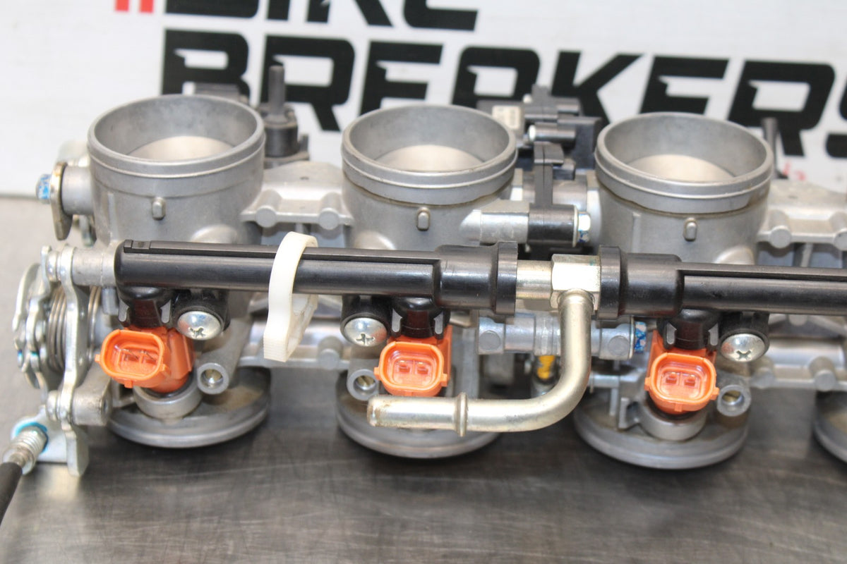 13-18 KAWASAKI NINJA ZX6R MAIN FUEL INJECTORS / THROTTLE BODIES BB915