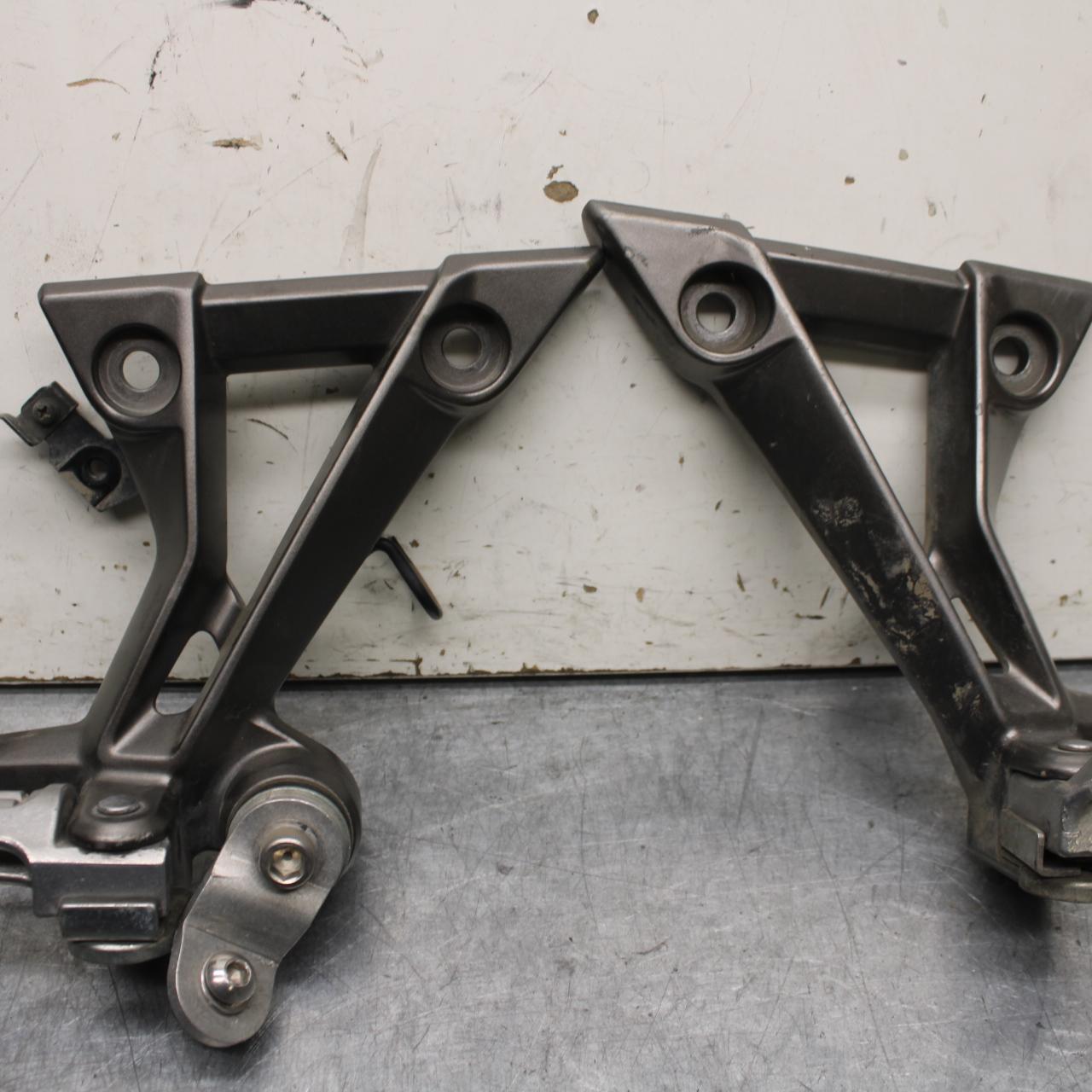 15-16 KAWASAKI EX300 REAR BACK PASSENGER PEG SET PAIR BB635