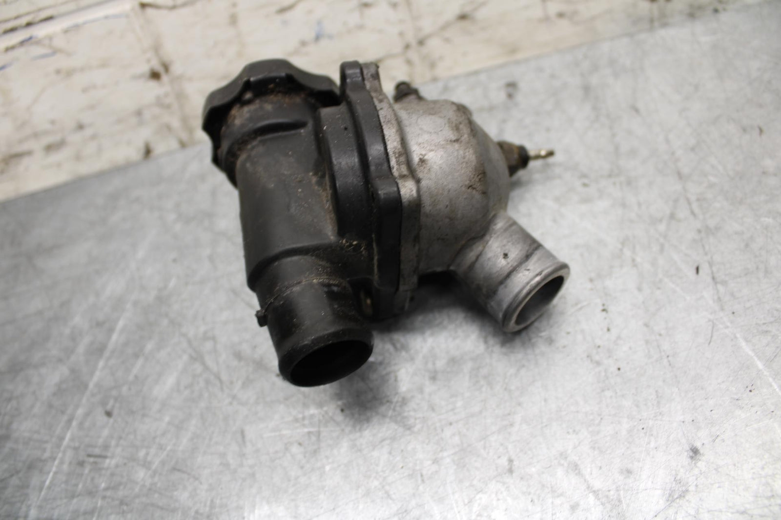 2001 Kawasaki Ninja ZX6 ZX600E THERMOSTAT W HOUSING ASSEMBLY BB547