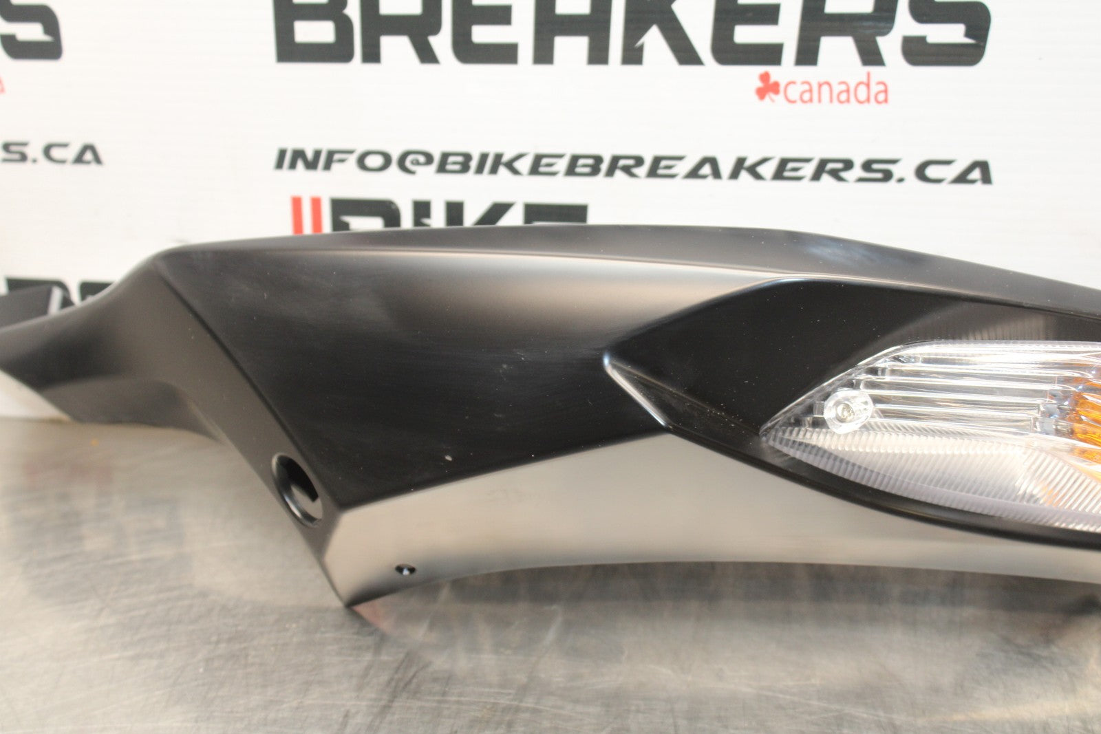 23-24 KAWASAKI NINJA ZX14R NEW!! LEFT REAR BACK TAIL FAIRING COWL & LIGHT BB764