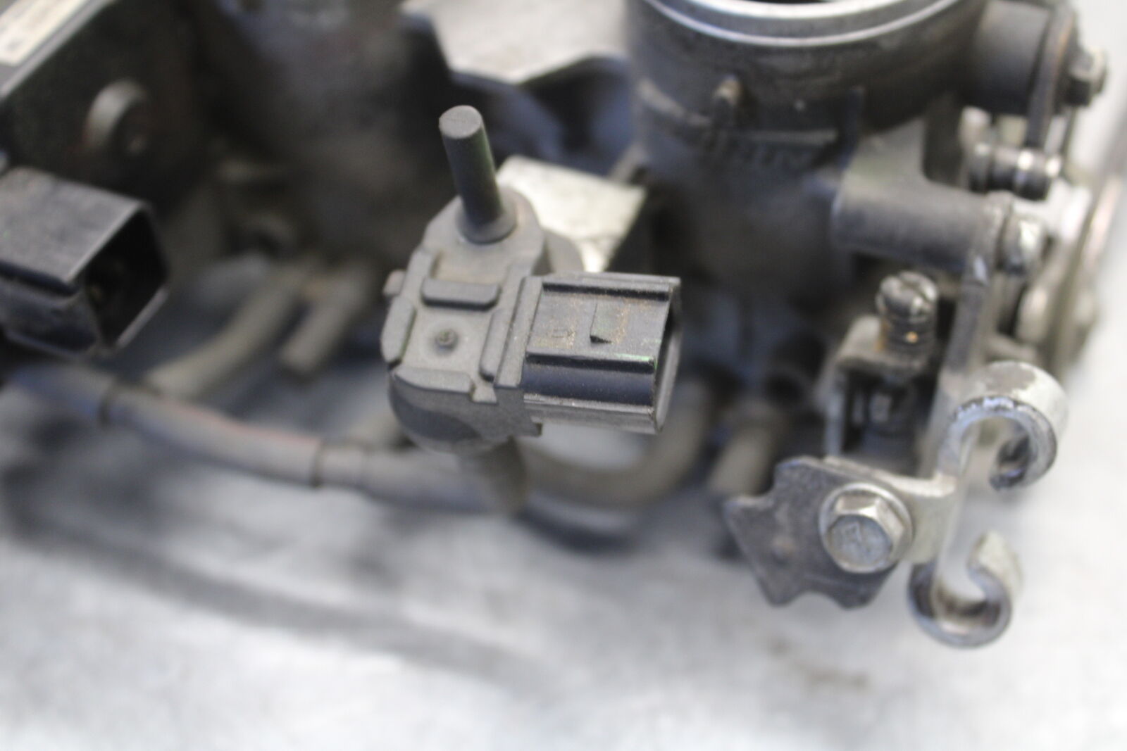 09-12 KAWASAKI NINJA ZX6R MAIN FUEL INJECTORS / THROTTLE BODIES 16163-0128 BB656