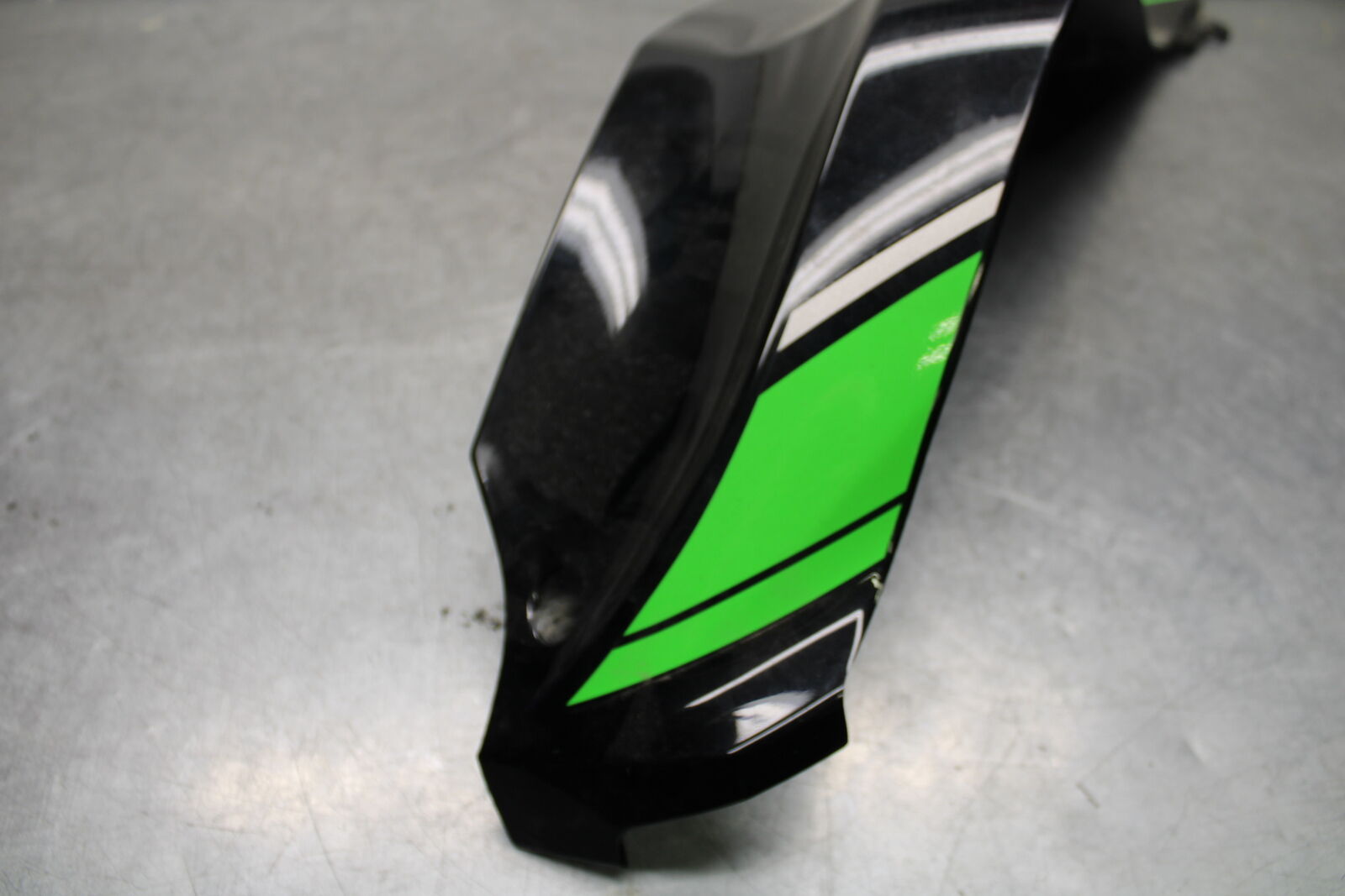16 KAWASAKI NINJA ZX10R RIGHT FRONT SIDE SEAT PANEL TRIM COWL FAIRING BB650