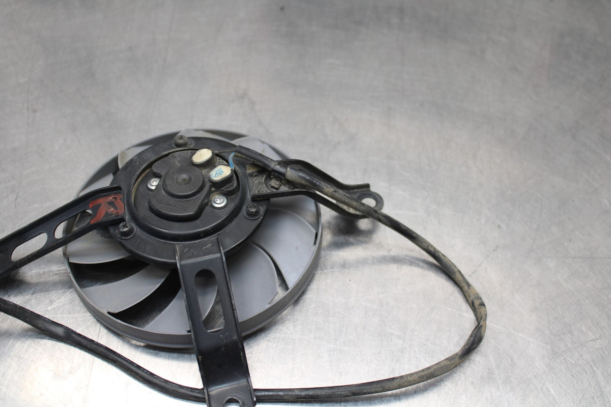 15-17 YAMAHA YZF R1 RIGHT ENGINE RADIATOR COOLING FAN MOTOR BB190