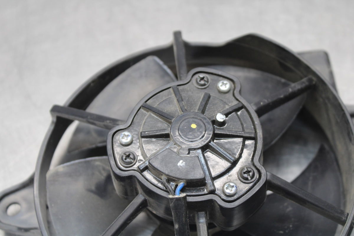 20-23 BMW F900R ENGINE RADIATOR COOLING FAN BB923