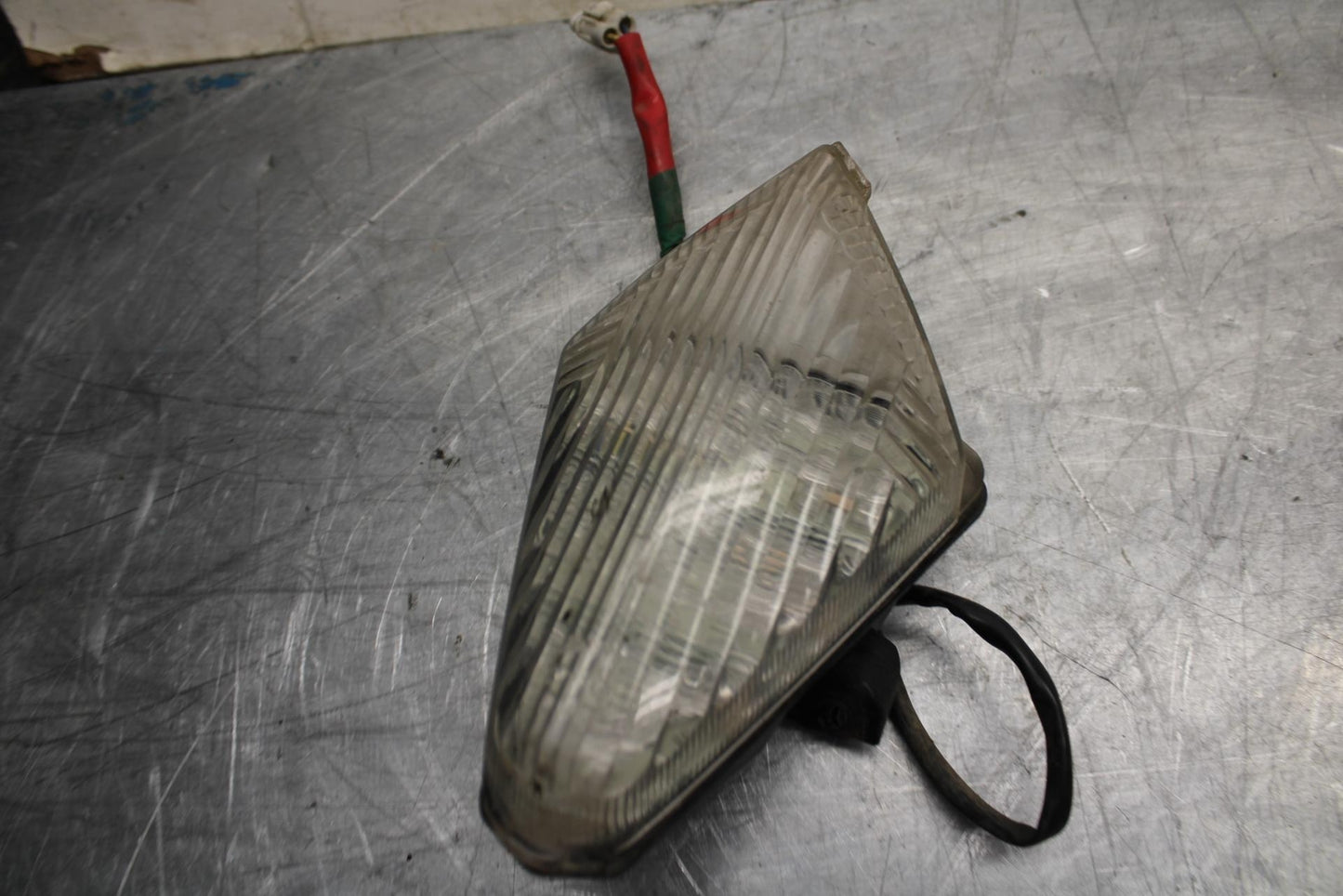  07-08 YAMAHA YZF R1 REAR TAIL TAILLIGHT BACK BRAKE LIGHT 4C8-84710-10-00 BB483