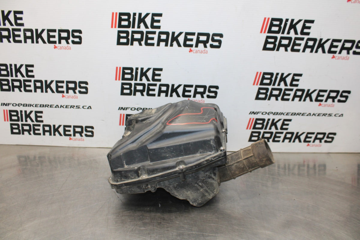 15 TRIUMPH TIGER 800 AIRBOX AIR INTAKE FILTER BOX BB873