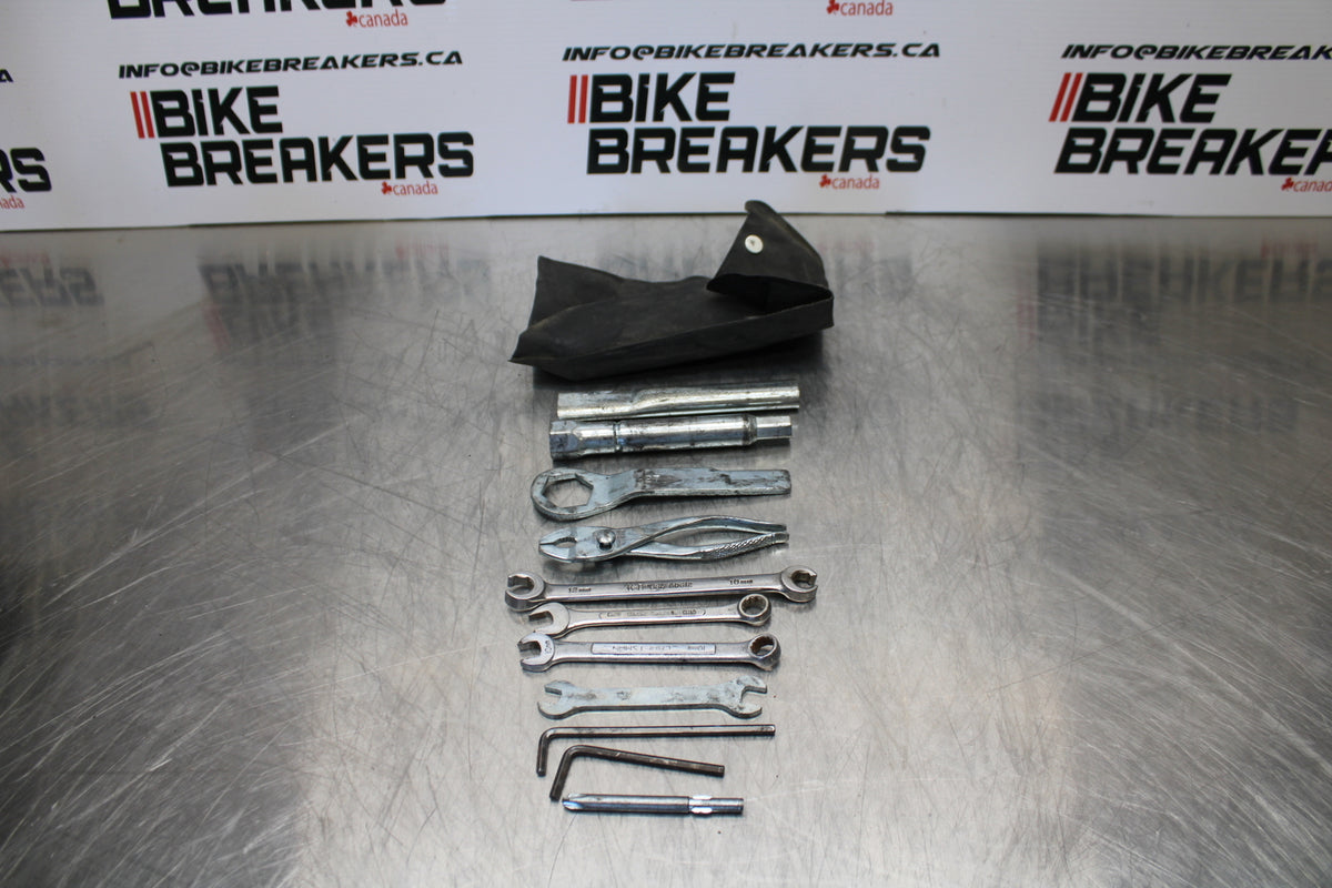 04 YAMAHA ROAD STAR XV1700A STOCK TOOLS OEM TOOL BAG KIT SET BB155