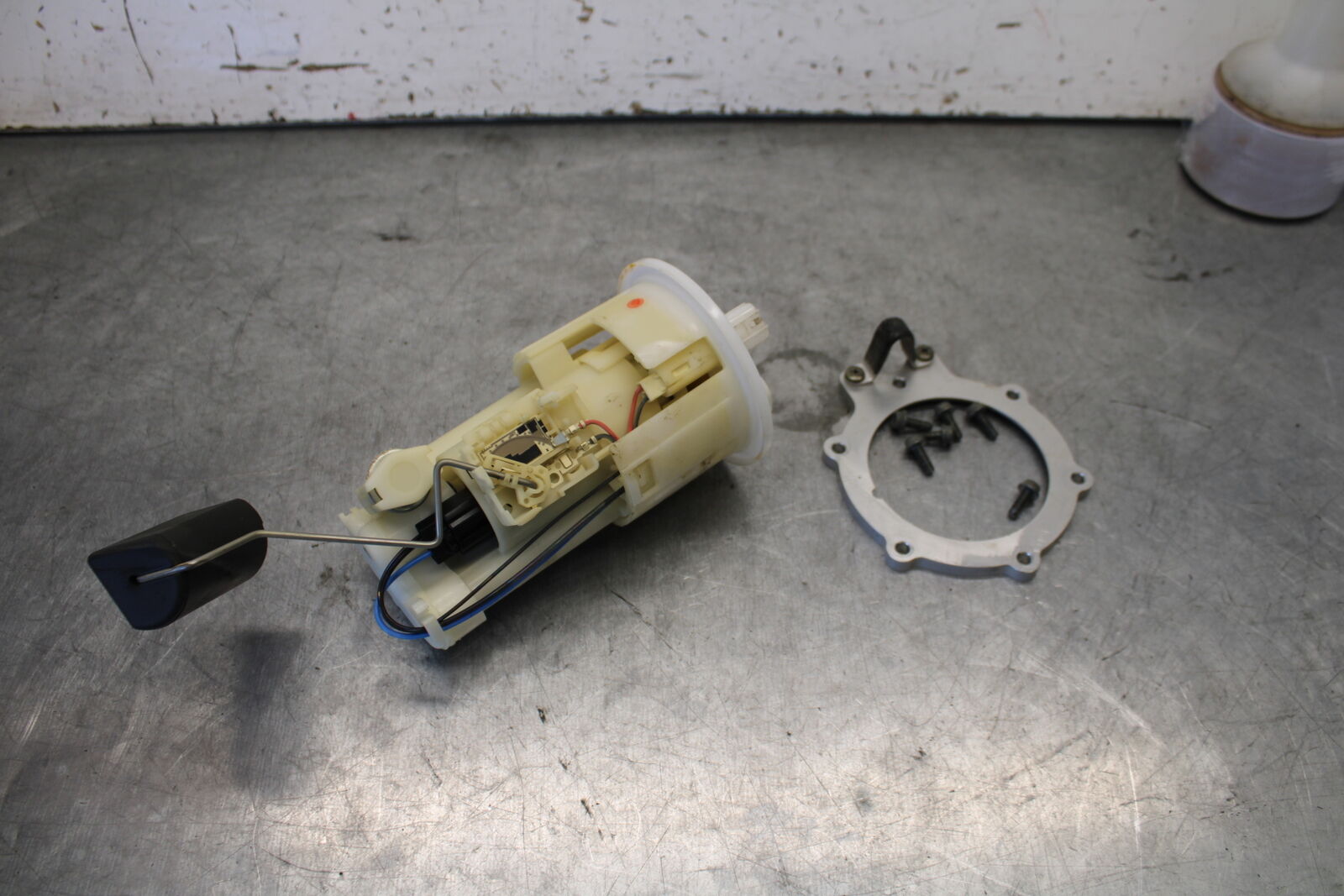 07-09 YAMAHA FZ6 FUEL PUMP GAS PETROL SENDER UNIT 5VX-13907-02-00 BB713