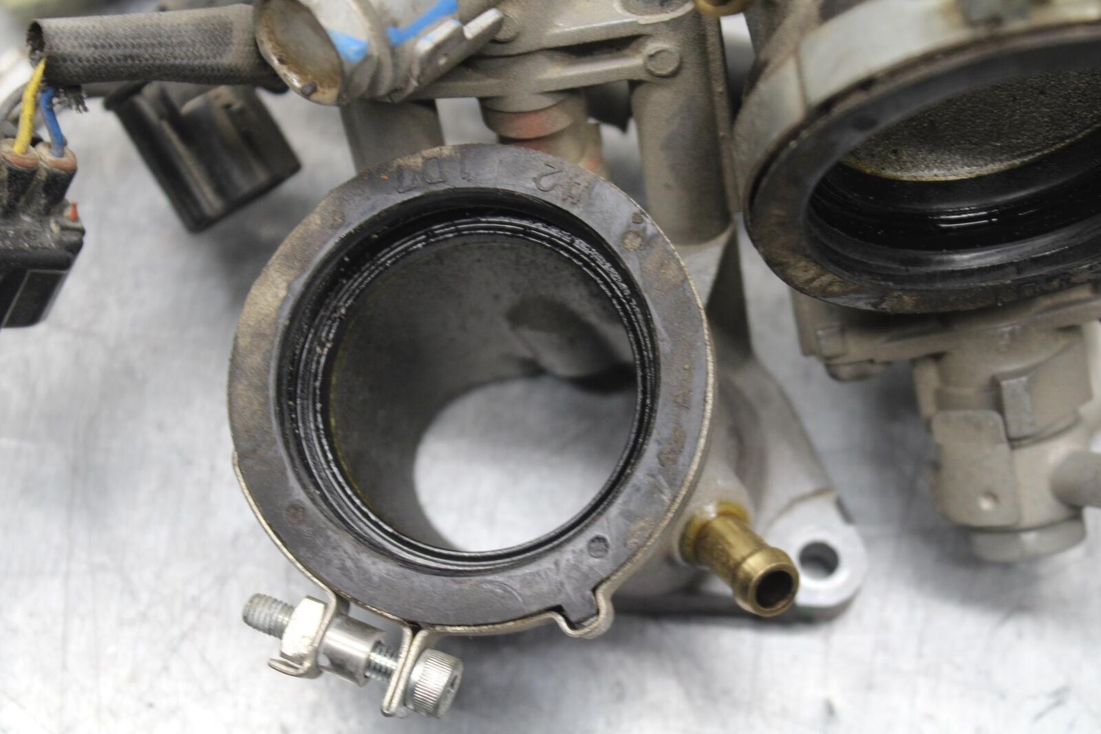 06-14 YAMAHA ROADLINER S XV1900S THROTTLE BODY BODIES BB619