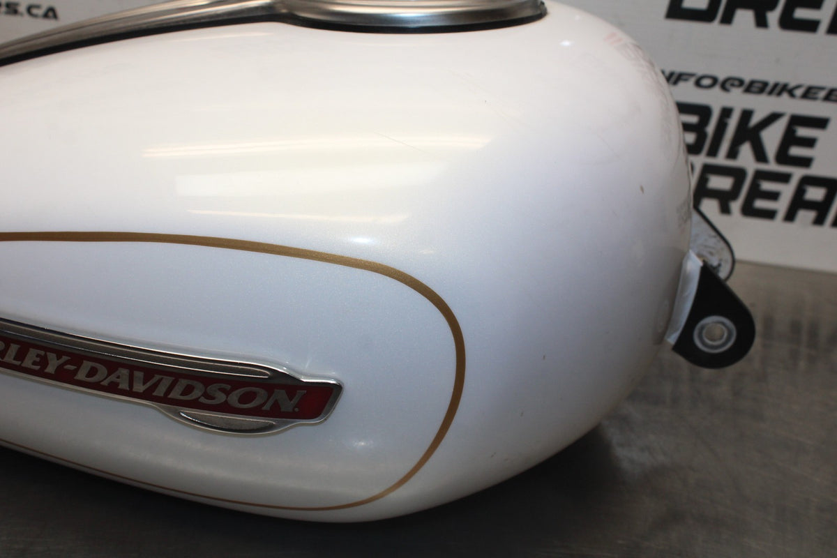 08 HARLEY-DAVIDSON SPORTSTER 1200 GAS TANK FUEL PETROL RESERVOIR BB794