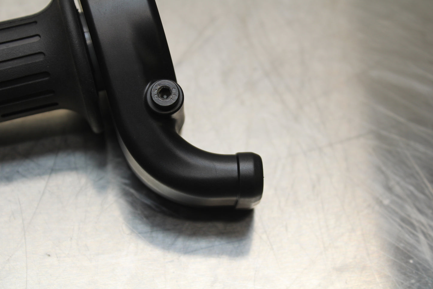 23-24 KAWASAKI NINJA ZX14R NEW!! THROTTLE CABLE LINE HOUSING GUIDE BB141