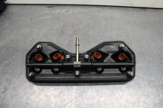 09-14 YAMAHA YZF R1 SECONDARY FUEL INJECTORS TOP AIRBOX GAS RAIL BB118