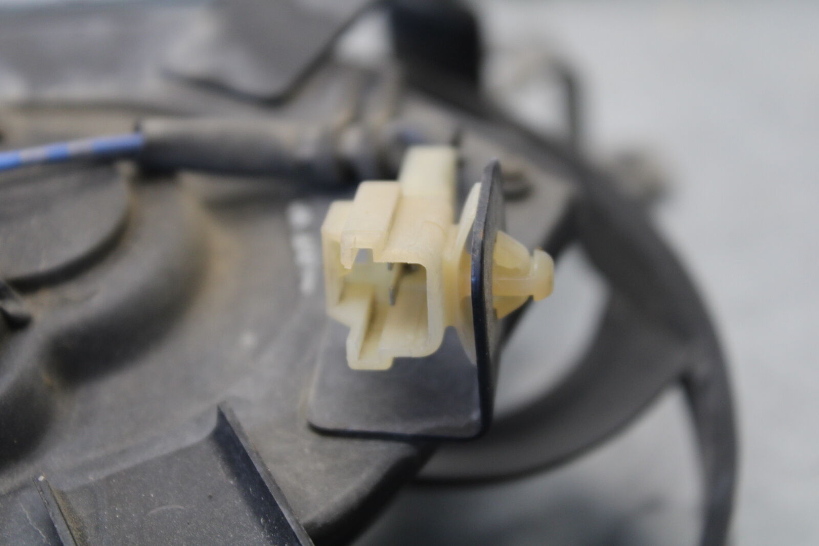 05-06 SUZUKI GSXR1000 ENGINE RADIATOR COOLING FAN 17800-41G00 BB663