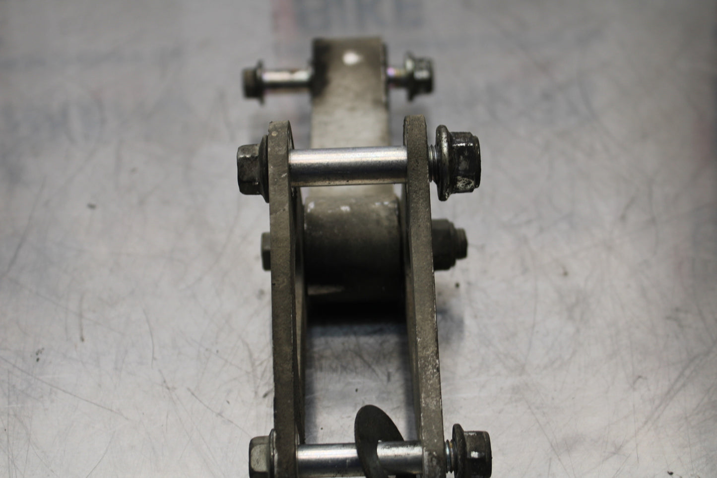 11 SUZUKI GSXR1000 REAR DOGBONE SHOCK LINKAGE LINK BB142