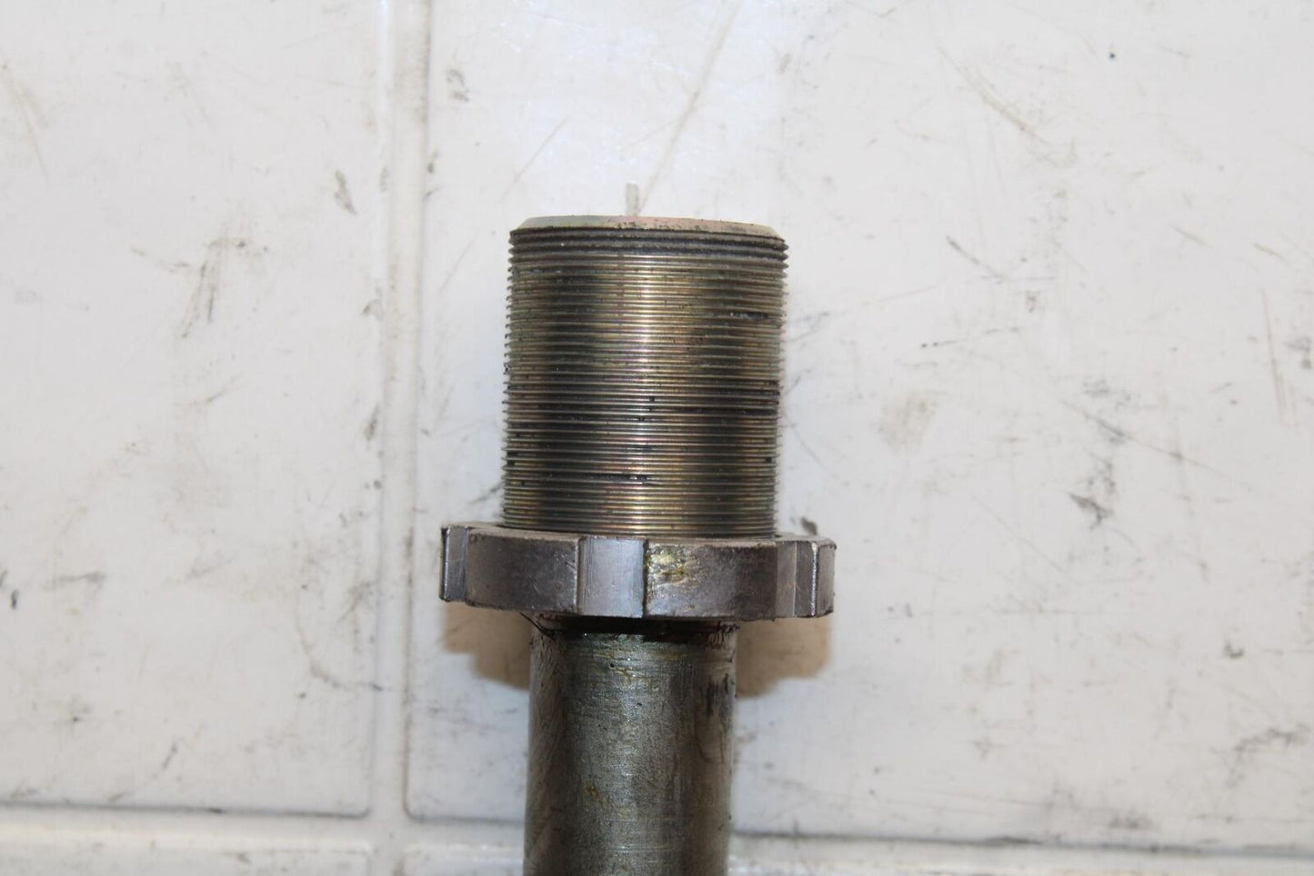 2007 Yamaha YZF R1 REAR BACK SWINGARM BOLT SUSPENSION PIVOT AXLE BB575