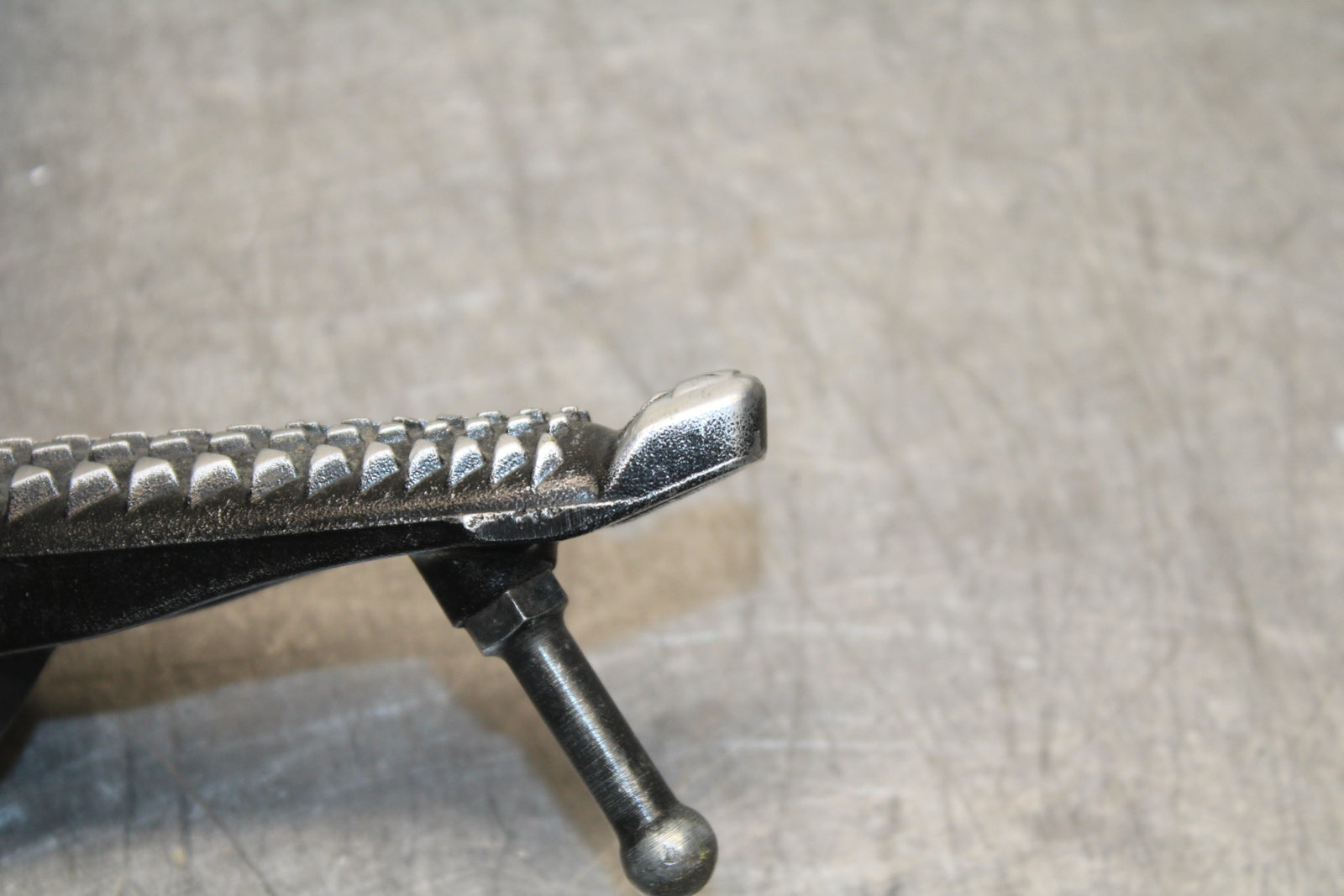 13-17 KAWASAKI NINJA ZX6R ZX636E LEFT REARSET REAR SET DRIVER FOOT PEG BB735