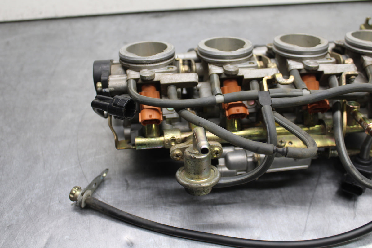 03-05 YAMAHA YZF R6  MAIN FUEL INJECTORS / THROTTLE BODIES BB751