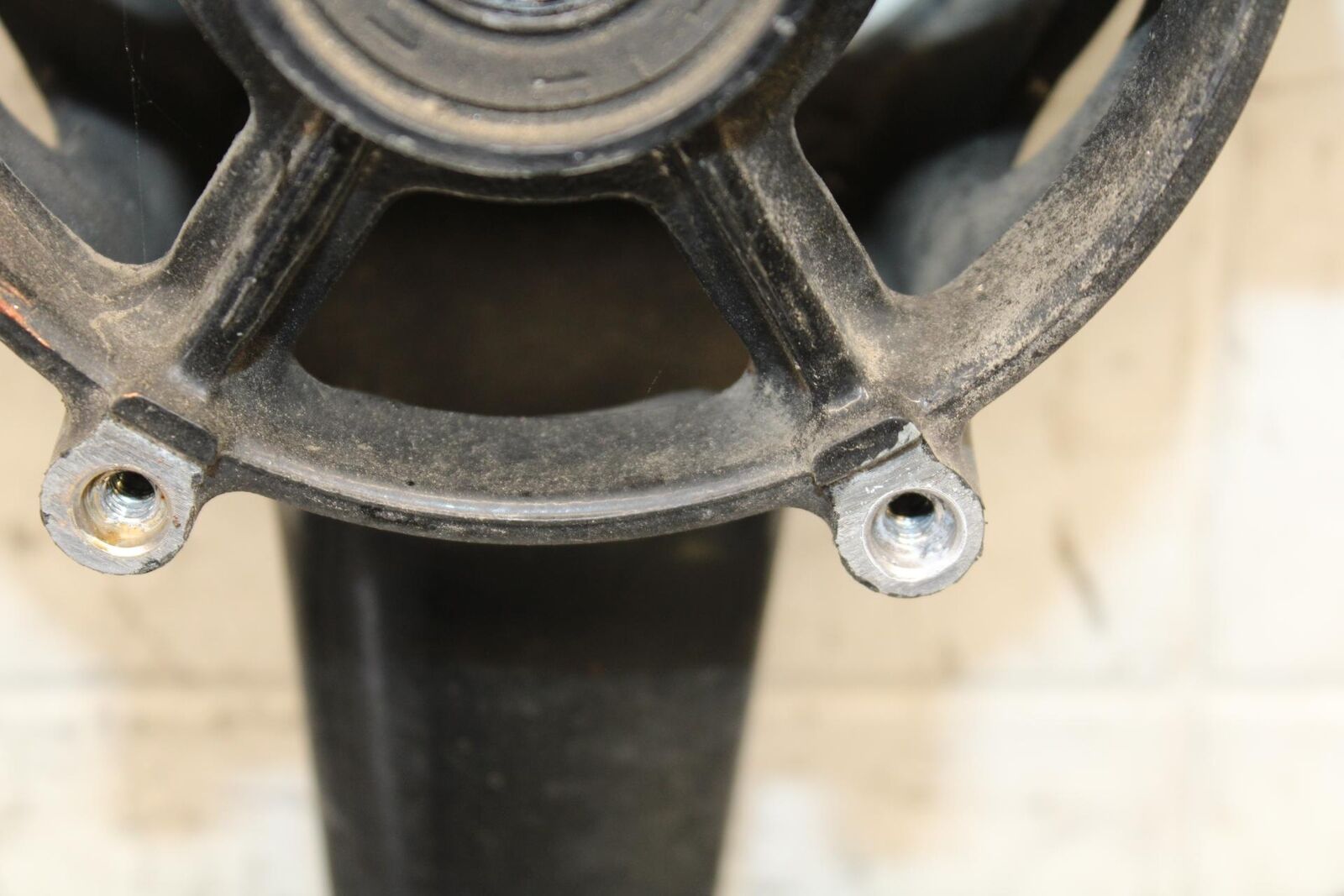 2000 Yamaha YZF R6 FRONT WHEEL BB558
