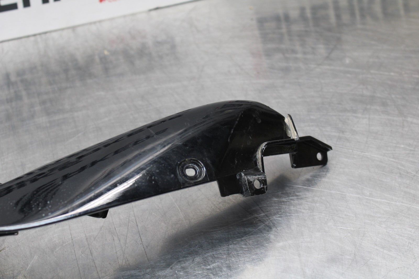 22-25 YAMAHA YZF R7 RIGHT REAR BACK TAIL FAIRING COWL SHROUD BB769