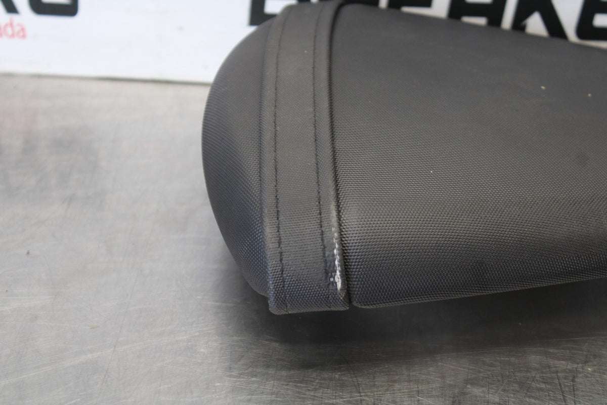11-26 SUZUKI GSXR750 REAR BACK PASSENGER TANDEM SEAT PAD SADDLE PILLION BB882