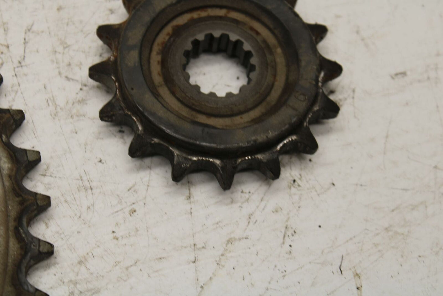 08-17 YAMAHA YZF R6 REAR BACK & FRONT SPROCKET BB354