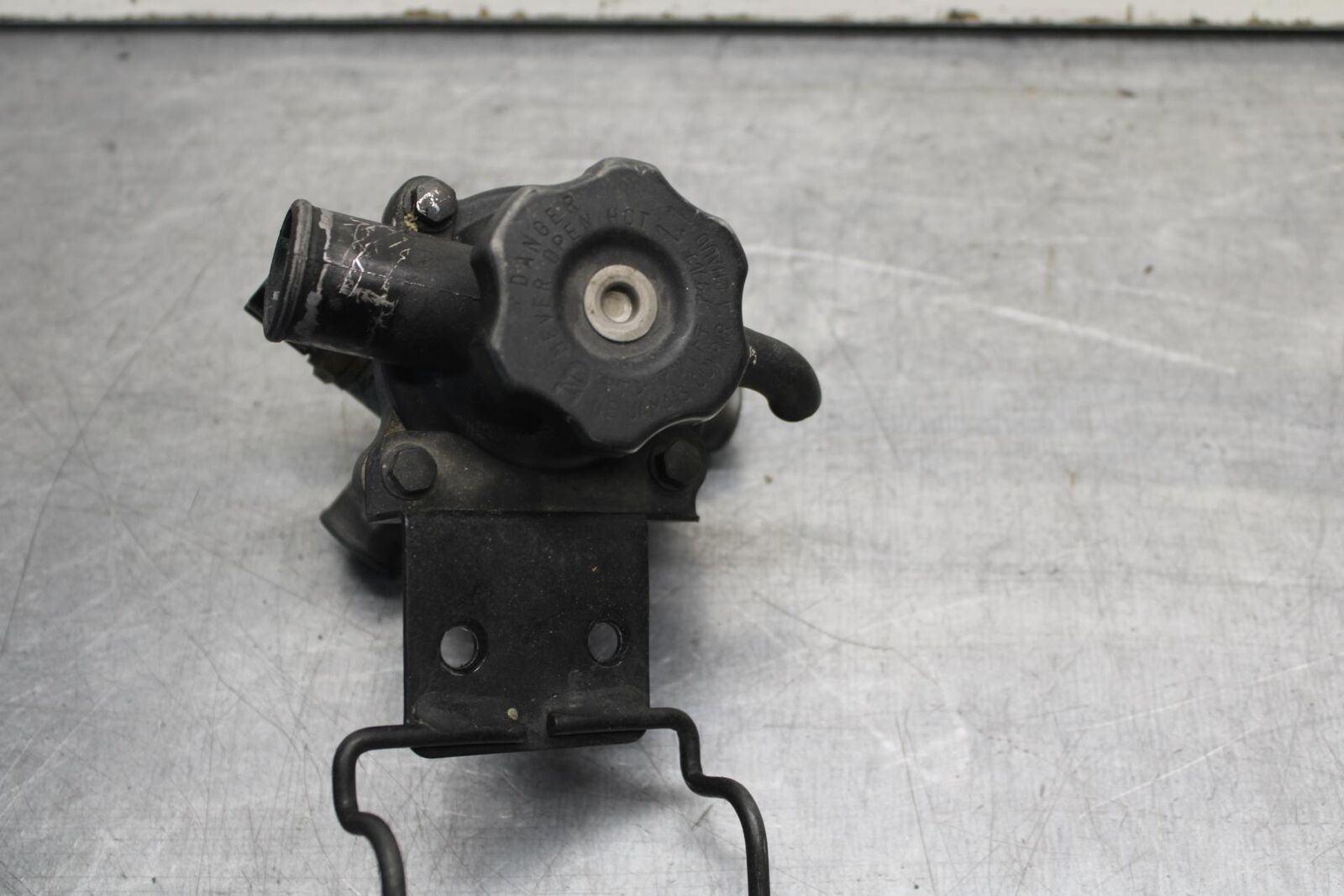 03-08 KAWASAKI VULCAN 1600 THERMOSTAT HOUSING 16160-0775 16160-1361 BB616