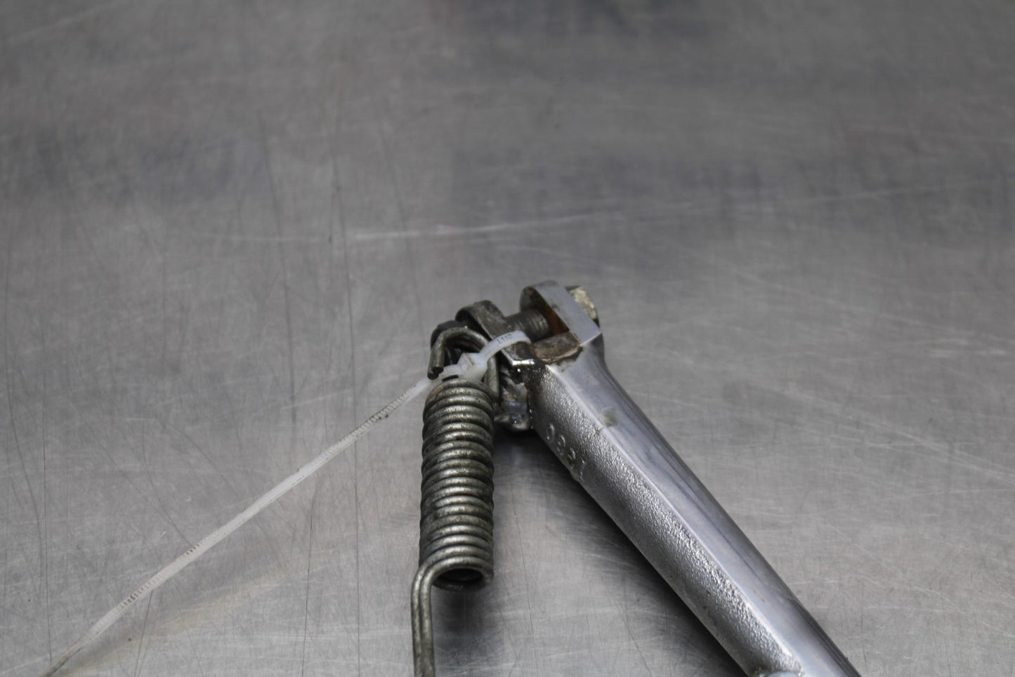 03-08 KAWASAKI VULCAN 1600 KICKSTAND SIDE KICK STAND BB196