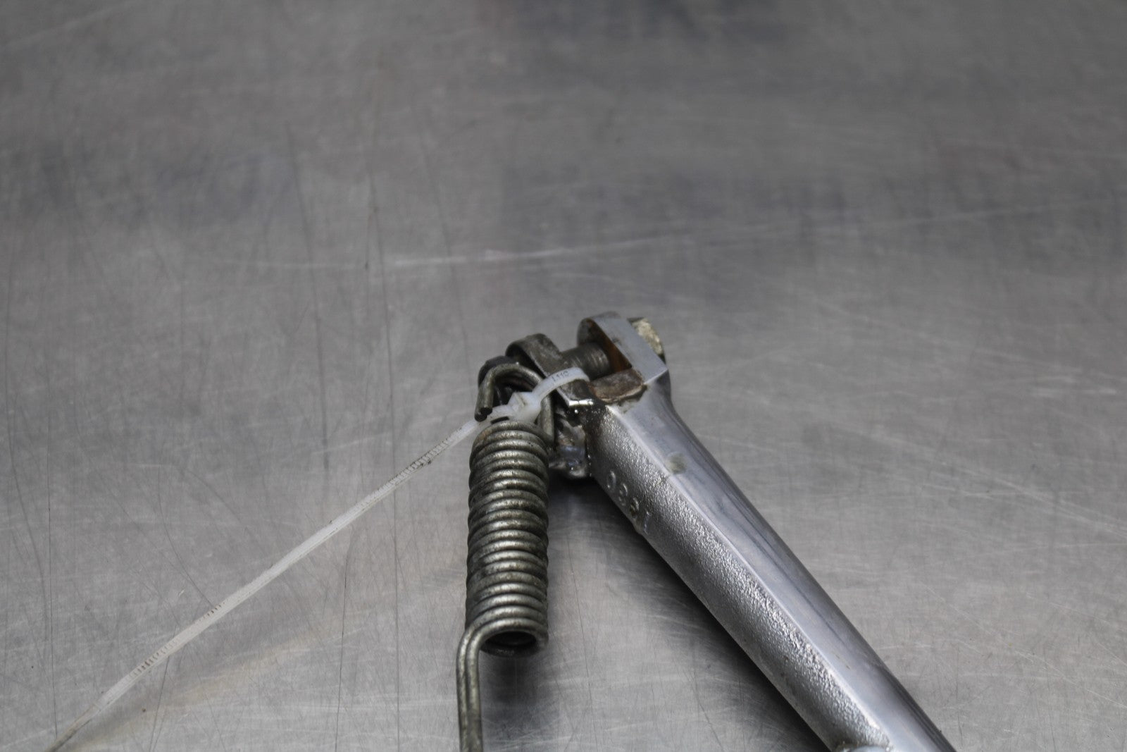 03-08 KAWASAKI VULCAN 1600 KICKSTAND SIDE KICK STAND BB196