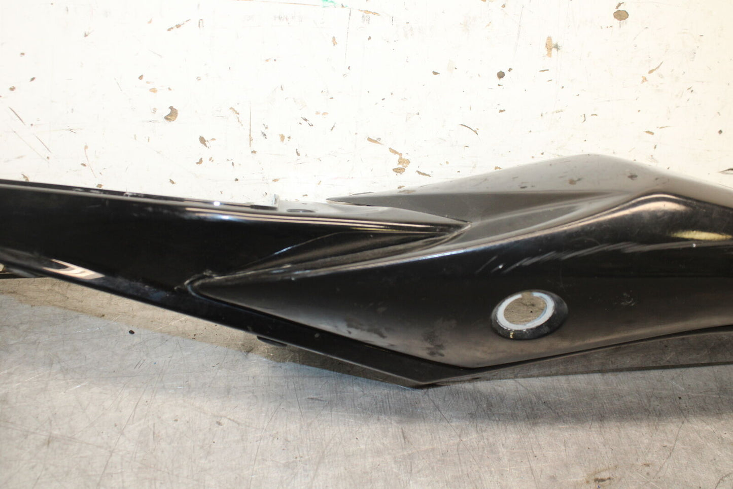 08-09 SUZUKI GSXR600 LEFT REAR BACK TAIL FAIRING COWL SHROUD BB728
