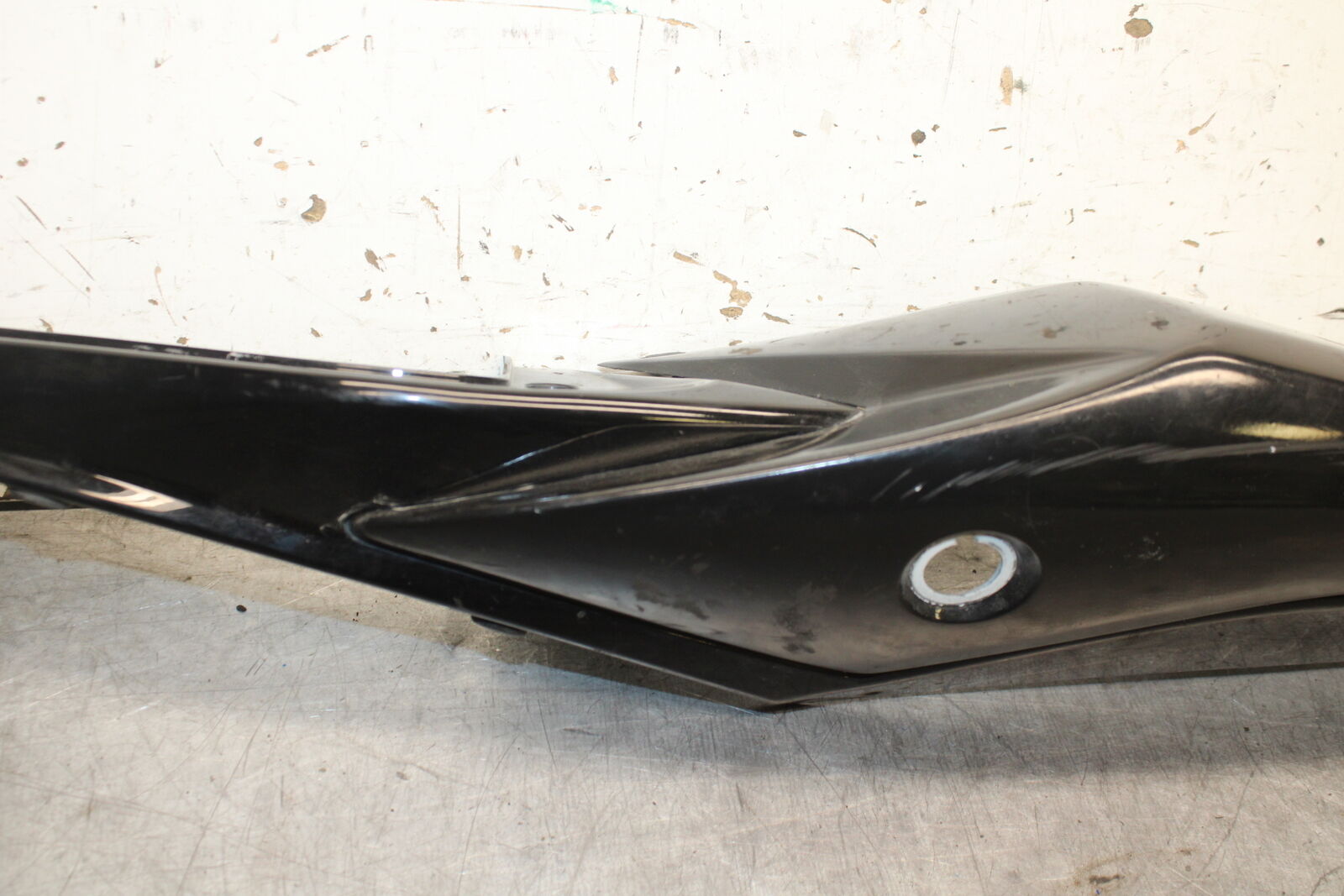 08-09 SUZUKI GSXR600 LEFT REAR BACK TAIL FAIRING COWL SHROUD BB728