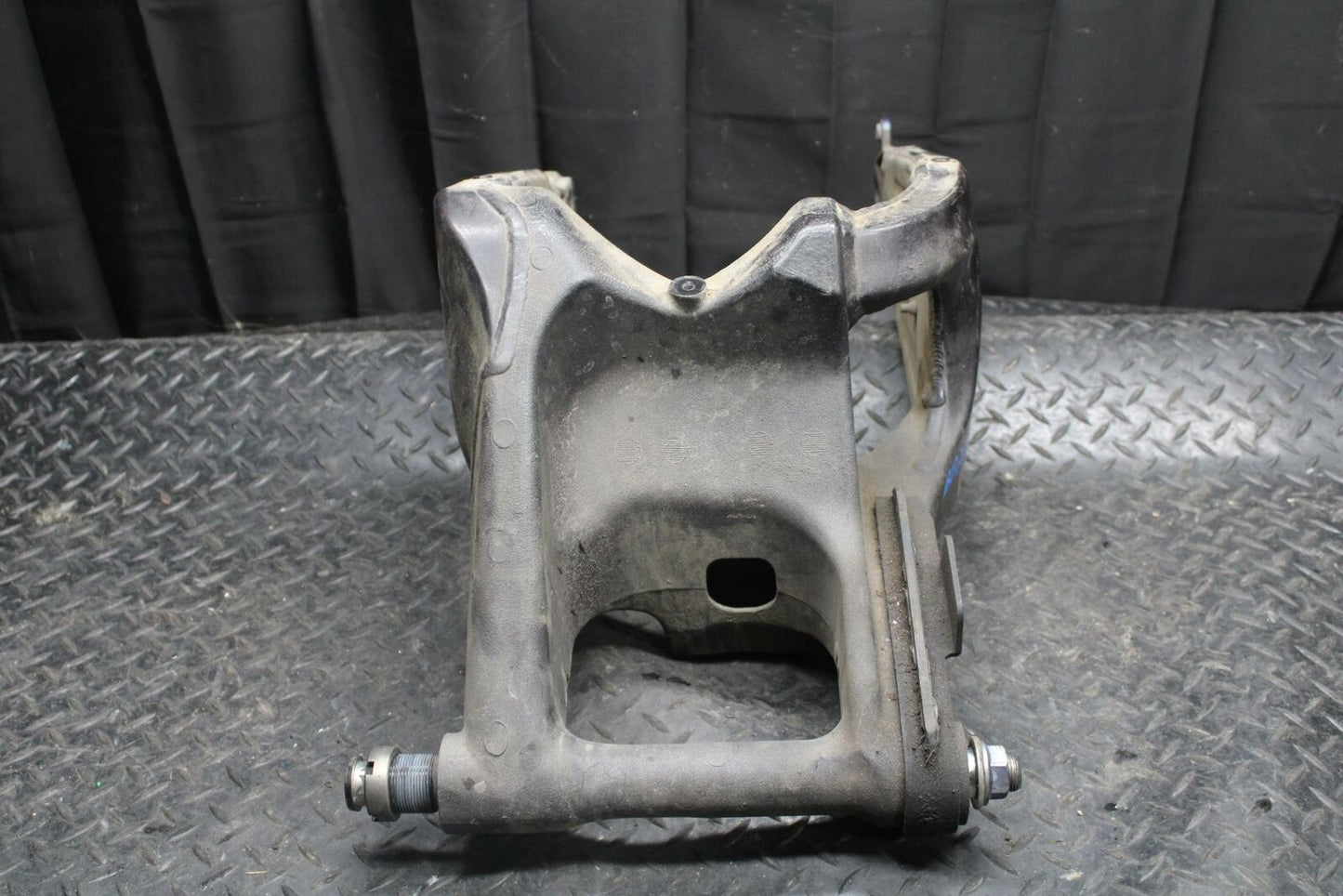 13-18 KAWASAKI NINJA ZX6R REAR SWINGARM BACK SUSPENSION SWING ARM BB203