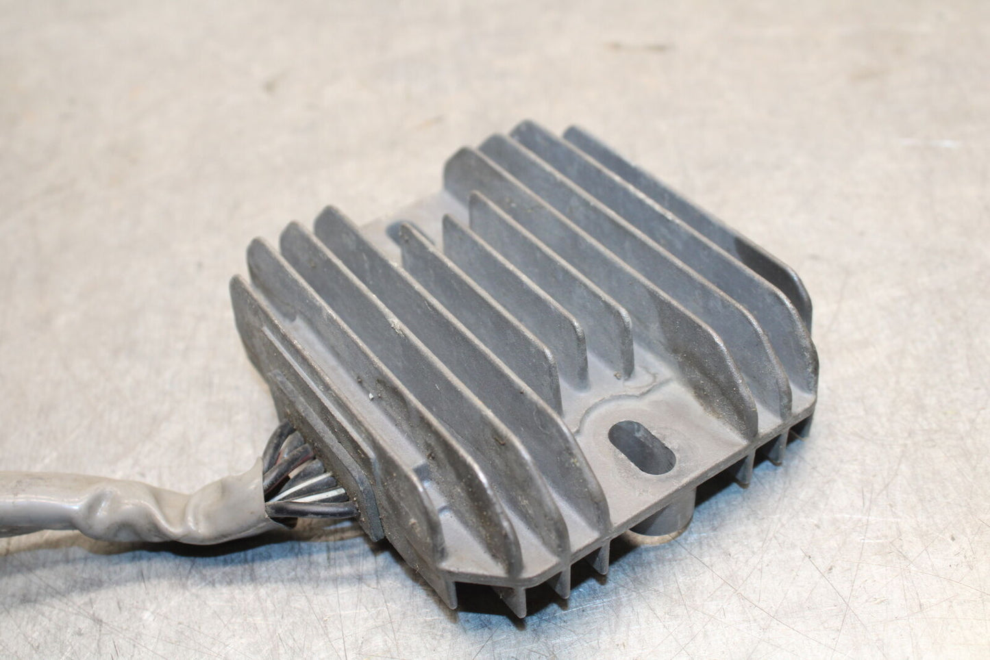 06-07 SUZUKI GSXR750 RECTIFIER VOLTAGE REGULATOR OEM 32800-21H00 BB670