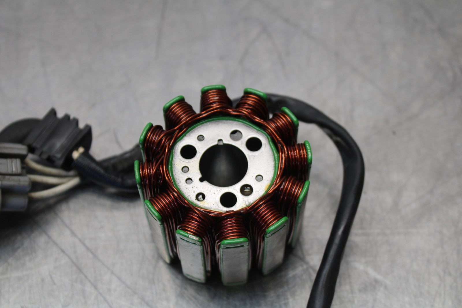 04-05 YAMAHA YZF R1 STATOR GENERATOR ALTERNATOR MAGNETO BB173