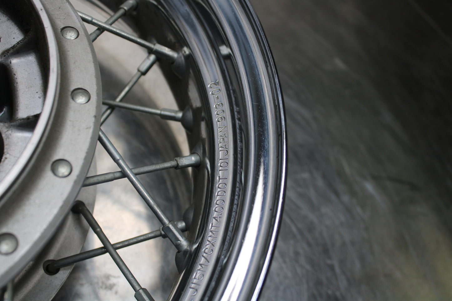 04 SUZUKI INTRUDER 800 REAR WHEEL BACK RIM BB758