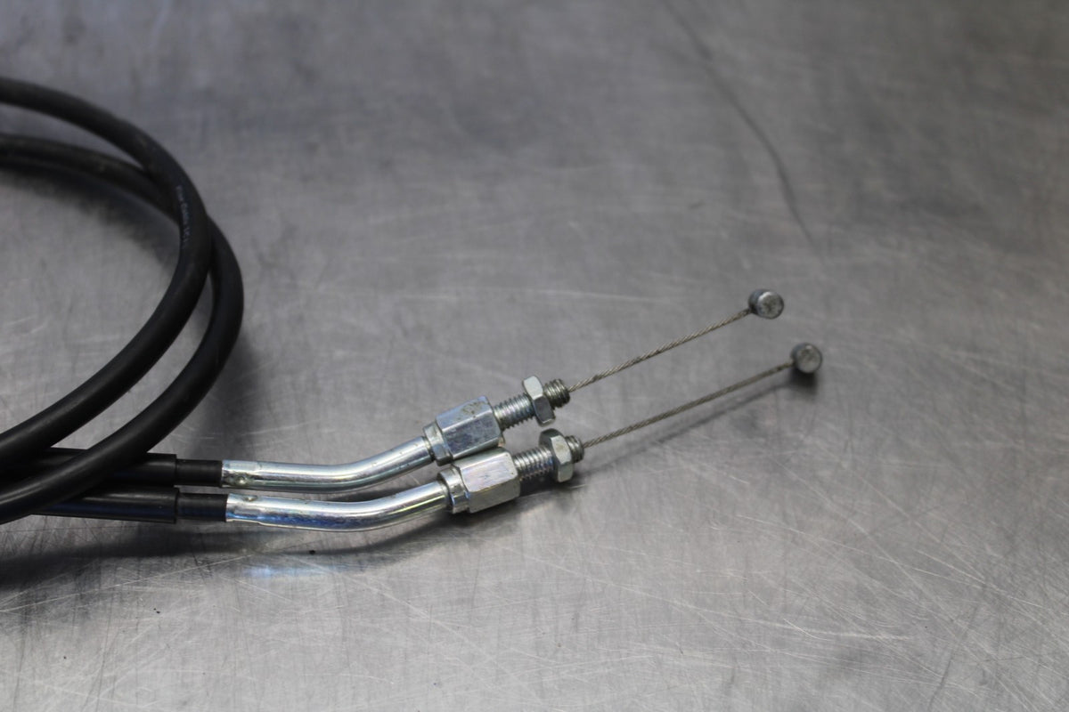18 SUZUKI GSXR750 THROTTLE CABLES LINES BB891