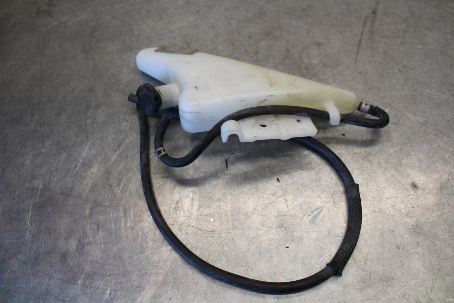 11-24 SUZUKI GSXR750 COOLANT WATER TANK RESERVOIR BOTTLE BB687