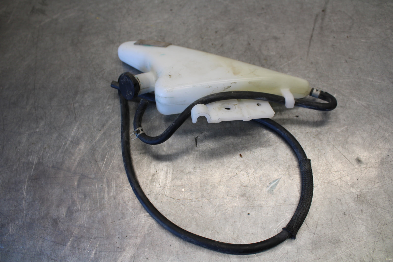11-24 SUZUKI GSXR750 COOLANT WATER TANK RESERVOIR BOTTLE BB687
