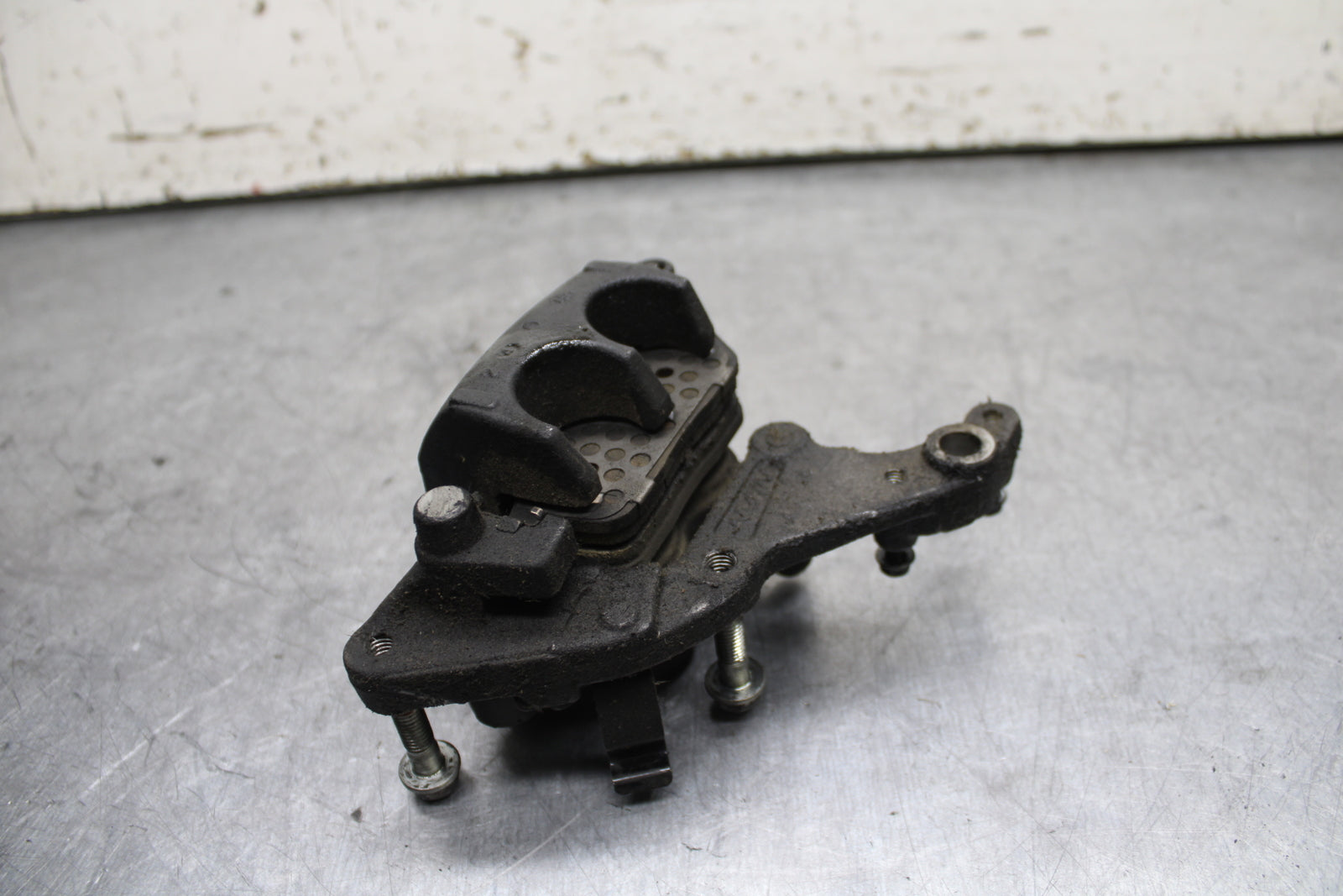 15-16 HONDA CB300F RIGHT FRONT BRAKE CALIPER BB740
