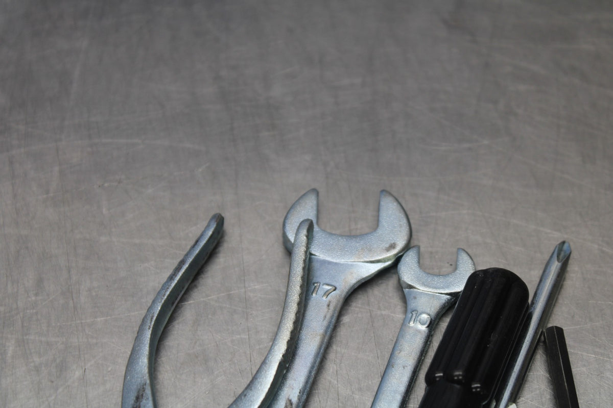 18 SUZUKI GSXR750 STOCK TOOLS OEM TOOL BAG KIT SET BB891